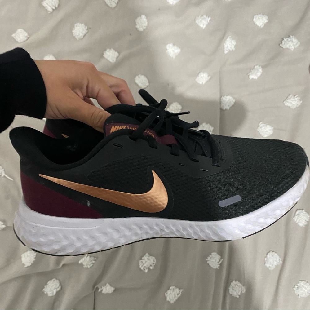 Nike Revolution Sneakers